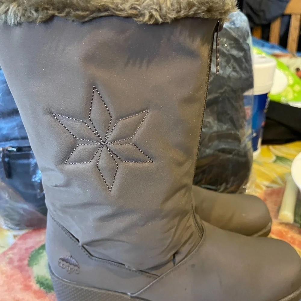 Totes Staride 2 Snowboot in Tan Taupe Womens